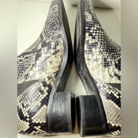 Yale Chelsea Boot (Women)
Marc Fisher LTD - Picture 12 of 12